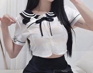 Aram(아람)的在线写真，女友变身成了初恋的模样？