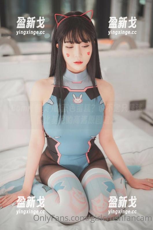 Bomi(普美)的蓝色蛋糕？说不定只是迷你比基尼的高清原图啦。
