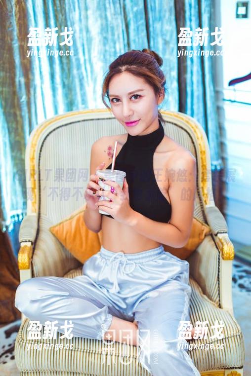 GIRLT果团网-王婉悠 GIRLT果团网 - 美图中的王婉悠:套装展现‘不得不承认,我也爱吃’的风格!
