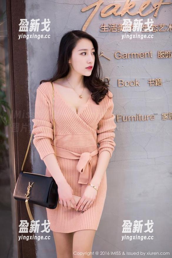 IMiss爱蜜社 - Lavinia肉肉学姐的全套图片，某种魔力在悄悄流动…让我想起了许多不靠谱的事。