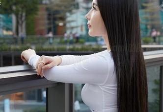 MiiTao蜜桃社 – 私拍奇遇：缇娜美Tinami的厨娘厨房大冒险图包