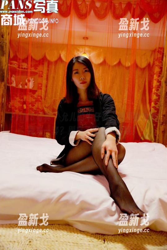 PANS写真-允儿 PANS写真 - 允儿的牛仔裤,能不能也给我来一套?别忘了图集更新哦!