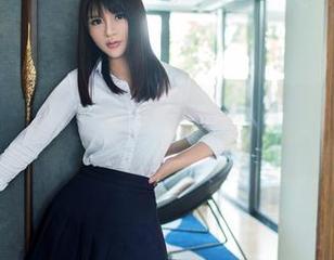 TuiGirl推女郎 – 赵惟依的纯白冒险，最新分享——那映衬的白色让我浮想联翩。