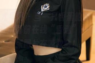 UGirls尤果网 – 当一只香蕉船穿上新品内衣，我在屏幕前在线“昏迷”——只剩这张图片在喊救命！