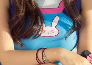 UGirls尤果网 – 一路走来，信悦儿的私拍套图让我们见证了自拍的“表情包”时代。