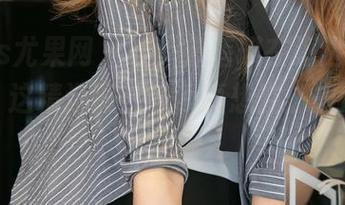 UGirls尤果网 – 哇，黛蓓琪在海边的悠然一刻，这精选图片让我真想立刻去海边狂欢！