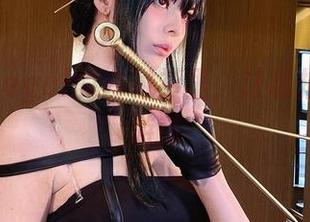在Vinnegal的白衬衫里，让私拍的气息游荡