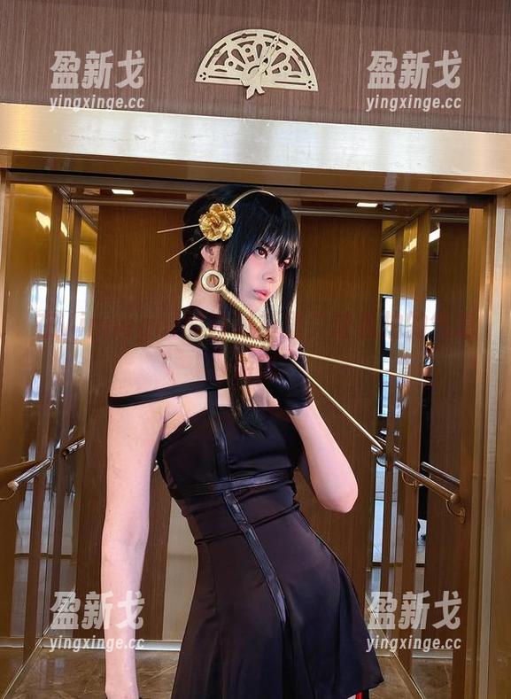 在Vinnegal的白衬衫里，让私拍的气息游荡