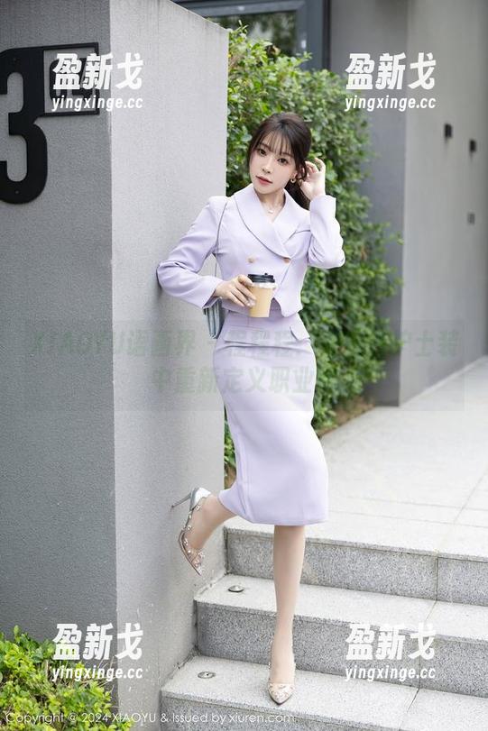 XIAOYU语画界 - 程程程：在粉色护士装中重新定义职业美