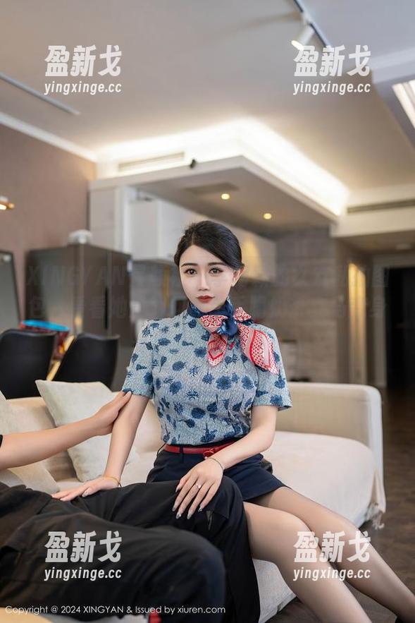 XINGYAN星颜社 - 李柯颖的女友私拍图包，看看她是如何靠单手喝奶茶立马变身气场女王！