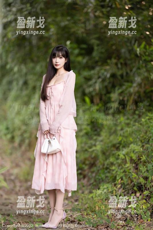 Xiuren秀人网 - 校园一角，nancy小姿的照片精选，随意到不想说啥。