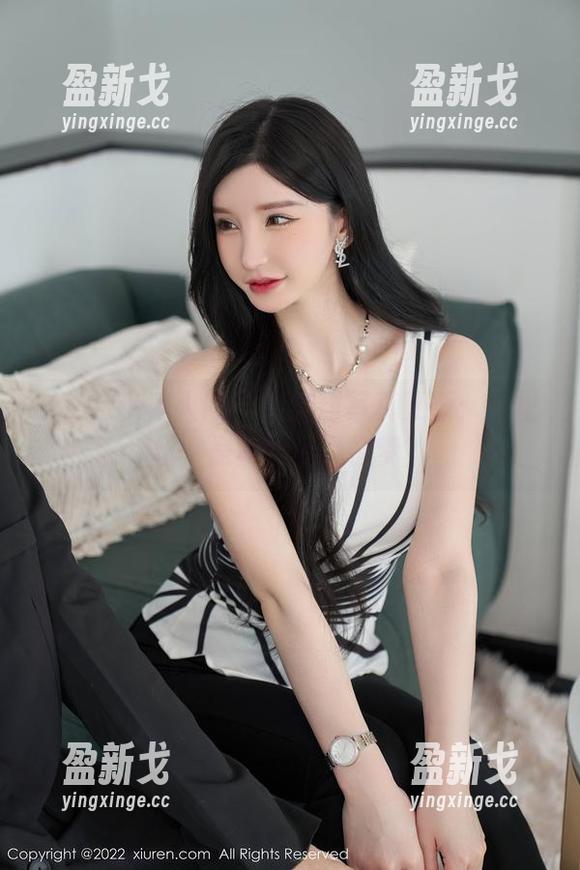 Xiuren秀人网 - 尹甜甜写真更新：裤里丝，是真丝还是假梦？