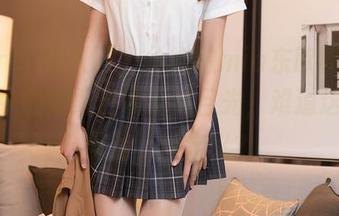 Xiuren秀人网 – 徐微微mia东欧冒险，原图中的翘臀召唤无数目光，难道这是‘旅游’新定义？