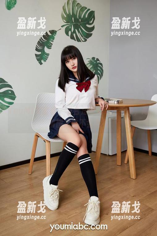 YouMi尤蜜荟 - 当合法萝莉遇上毛衣，高清图片才不会失礼