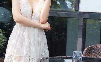 YouMi尤蜜荟 – 清凉一下！合法萝莉的最新泳装图包大公开