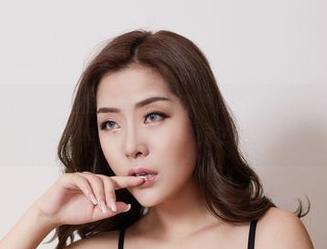 YouWu尤物馆 – 这组照片里的俞夕梦双马尾，构图好到我都想拼命学习如何扎好马尾了！