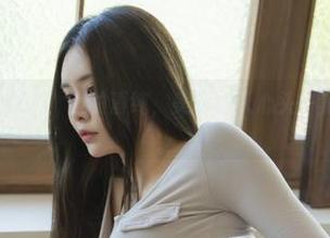 免费下载Yuka(유카)的清纯，美到让人心头一紧，不敢直视。