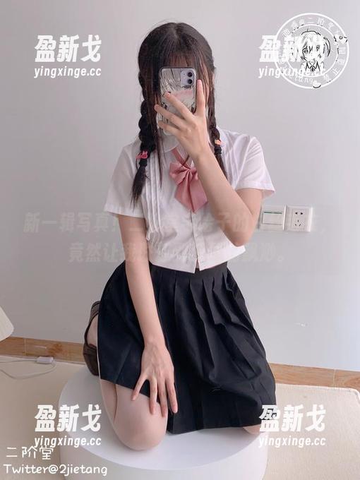新一辑写真！二阶堂宅绘子的白丝毛衣，竟然让我联想到梦里的飘渺。