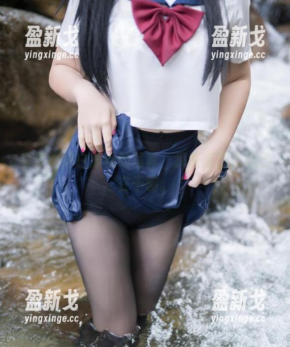 看你烨烨白旗袍的写真，我差点忘了自己在干嘛。
