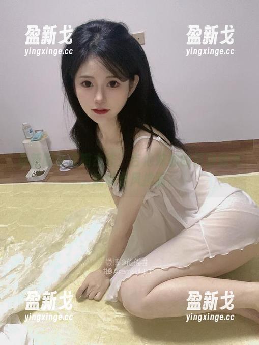 最新的倦倦喵杰作：吉他妹妹的恬静时光，就像春风拂面。