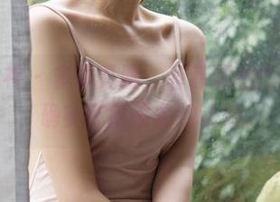克拉女神 – 多看几眼，菲菲和她的水手服，确实在颠覆我的认知。