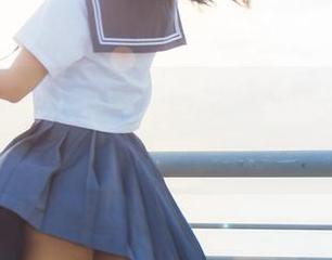 鸡蛋碰石头，兔玩映画打成交响的少女图包，甜中带着小辣