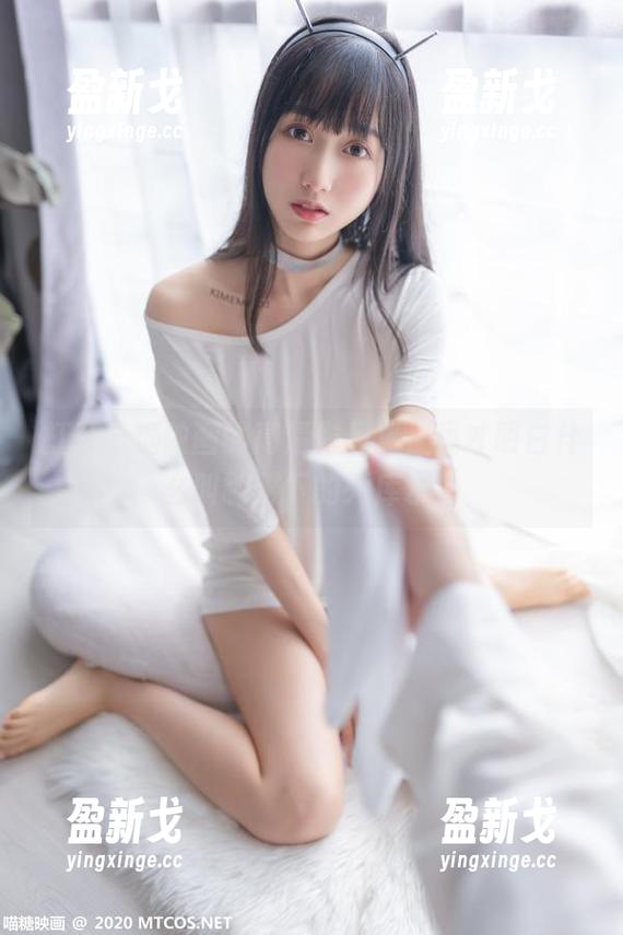 打开喵糖映画的高清作品集，我才明白什么叫制服下的死库水！