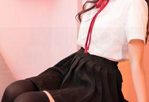 嗲囡囡 – 又到了看PaPa妈咪最新分享长腿的时候，腿好像是个话题！