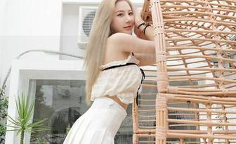 嗲囡囡 – 施忆佳KITTY的美图，私房内衣让人忍不住停留几分钟。