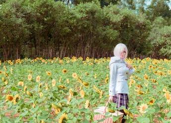 塔塔_Lo1iTa双马尾写真：随性又不失温柔，图集好像在说“来吧，别害羞”