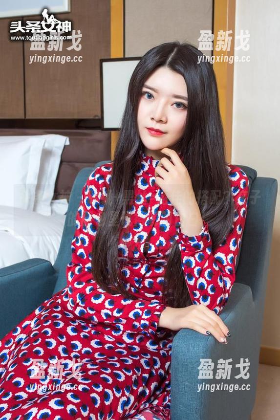 头条女神-玄子 头条女神 - 眼镜+黑丝=绝佳的搭配?玄子的图包里说得明明白白!