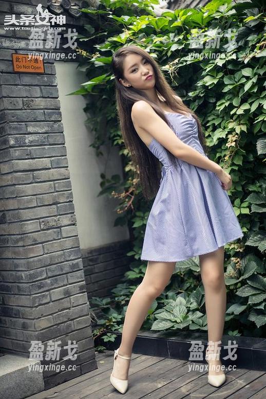 头条女神-高韩菲 头条女神 - 高韩菲的“灰丝”套图,穿越时空的尴尬诱惑?