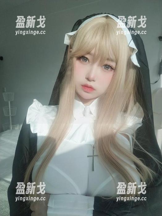 女主K 重温青春,最新图库里的女主K和那一身帅气校服!