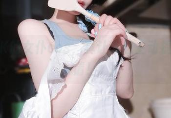 女主K的女仆cos，真让人想主动提交申请！