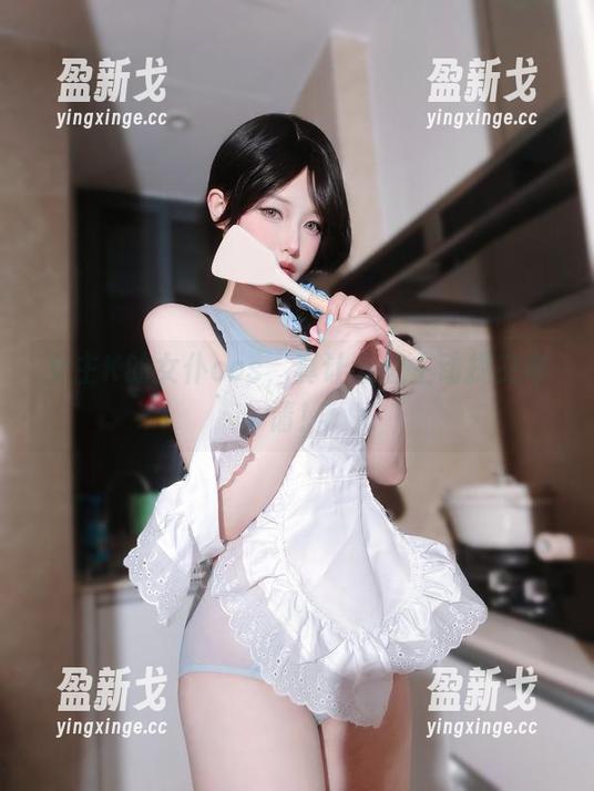 女主K的女仆cos，真让人想主动提交申请！