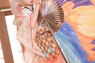 奶狮不咬人御姐合集：有些姿态我想膜拜，但又想藏起来。