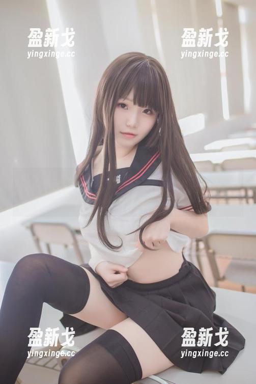 白内衣里的宅夏yoko，原图和壁纸杂货铺随你挑