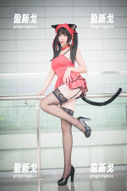 小酥酱的修女套图，咋look，连光都不想来帮忙？