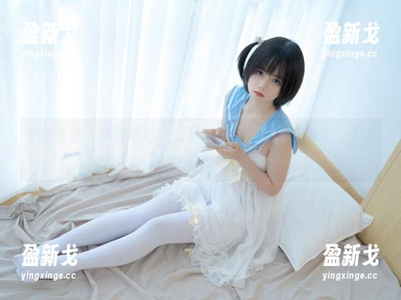 少女秩序-小葵 少女秩序 - 小葵和这件毛衣的搭配,发光发亮啊,美图戳中了我的独白!