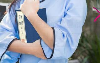 尤果网 – 最新赵伊彤的大型吊带秀，这样的视角也太让人着迷了吧。