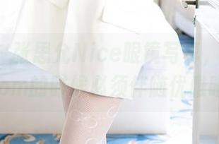 尤蜜荟 – 张思允Nice眼镜写真，va-va-voom的时候必须伴随优雅眼镜