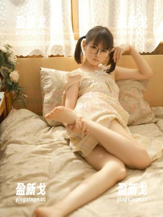 在线刷幼水铃衣的秋月爱莉，每张图片都是一种微妙的引导，让你不知不觉滑了吗？