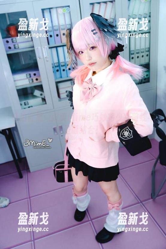 私拍合集：弥美Mime巧妙将少女前线与圣诞结合！