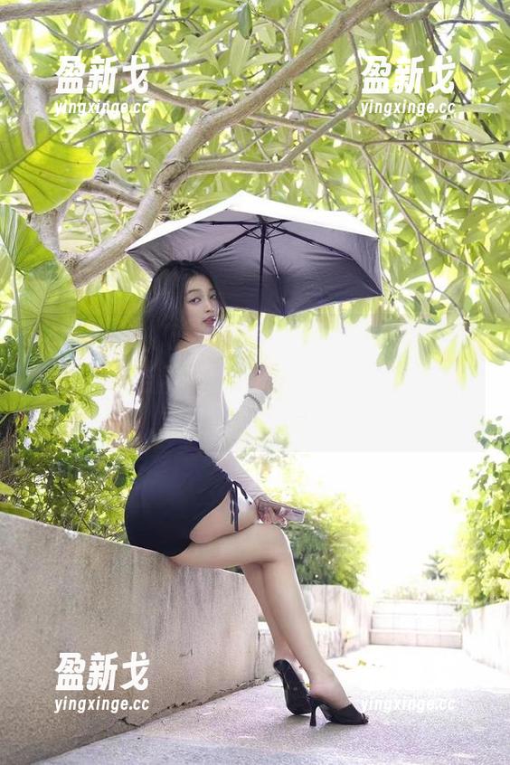 微密圈 - 哎呀，徐珺大哥的这组浴室作品，让人恍若置身水中的缥缈氛围，竟有点想打个水仗。