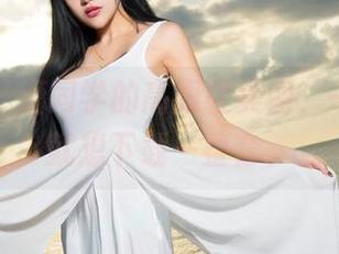 推女神 – 潇同学的高跟鞋美图，一不小心就想下载一整套。