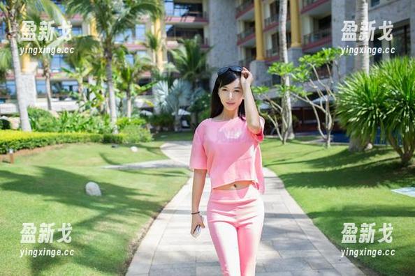 推女郎 - 走近松果儿：她的私房与女王气质