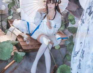 是一只熊仔吗的写真分享：梦前辈的眼神，这是要演绎一出戏吗？
