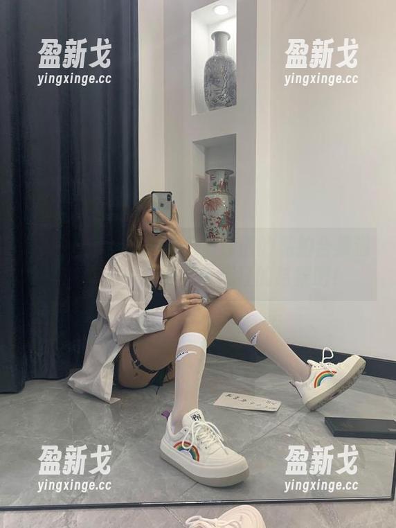 微密圈 - 当杨大乐乐很靠谱的私拍合集遇上美脚……总得有个疯狂的结果吧！