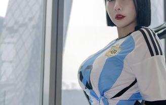 微密圈 – 果儿Victoria的网袜：简约却充满分享精神，值得一看吗？