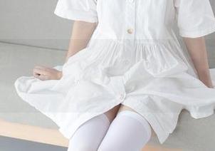 森萝财团 – 私拍中的小满：这一整包夏天，都在她的眼神里打转。